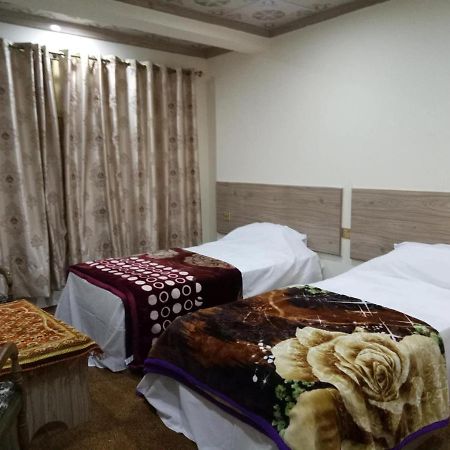 Hunza Holiday Inn Karimabad  ภายนอก รูปภาพ